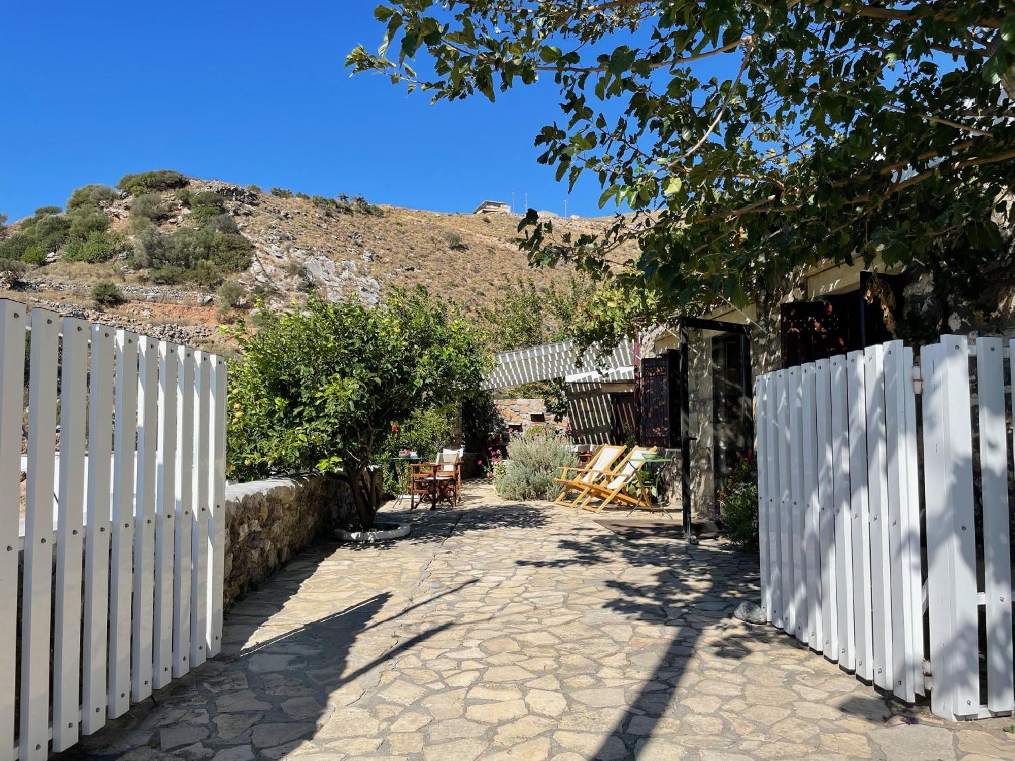 Villa La Familia Maison Traditionnelle 플라키아스 외부 사진